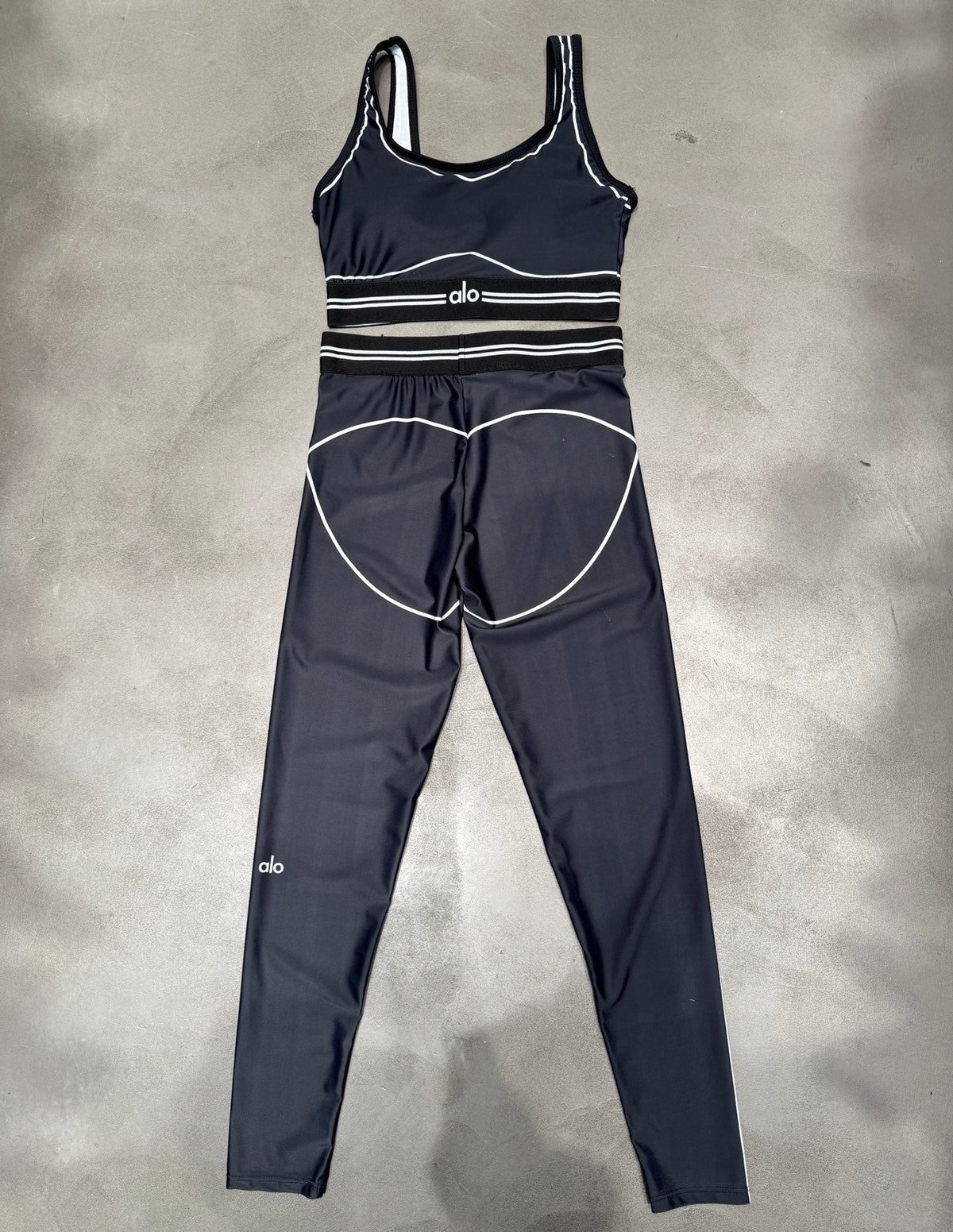 Conjunto deportivo Contour Fit – Top + Legging