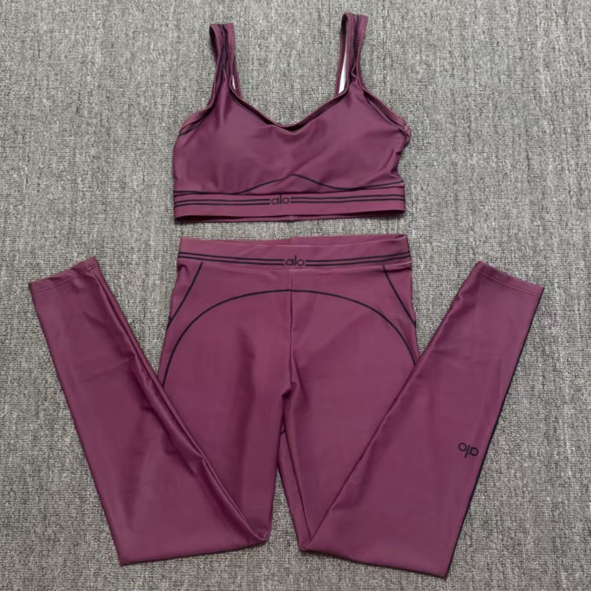 Conjunto deportivo Contour Fit – Top + Legging