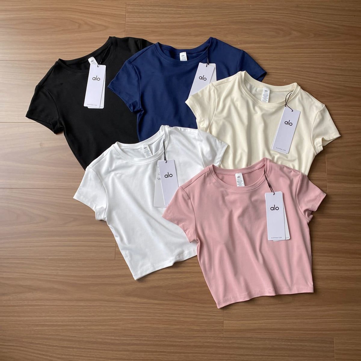 Camiseta deportiva corta en distintos colores