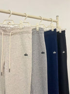 Pantalón deportivo acampanado – Soft Flare — imagen de producto