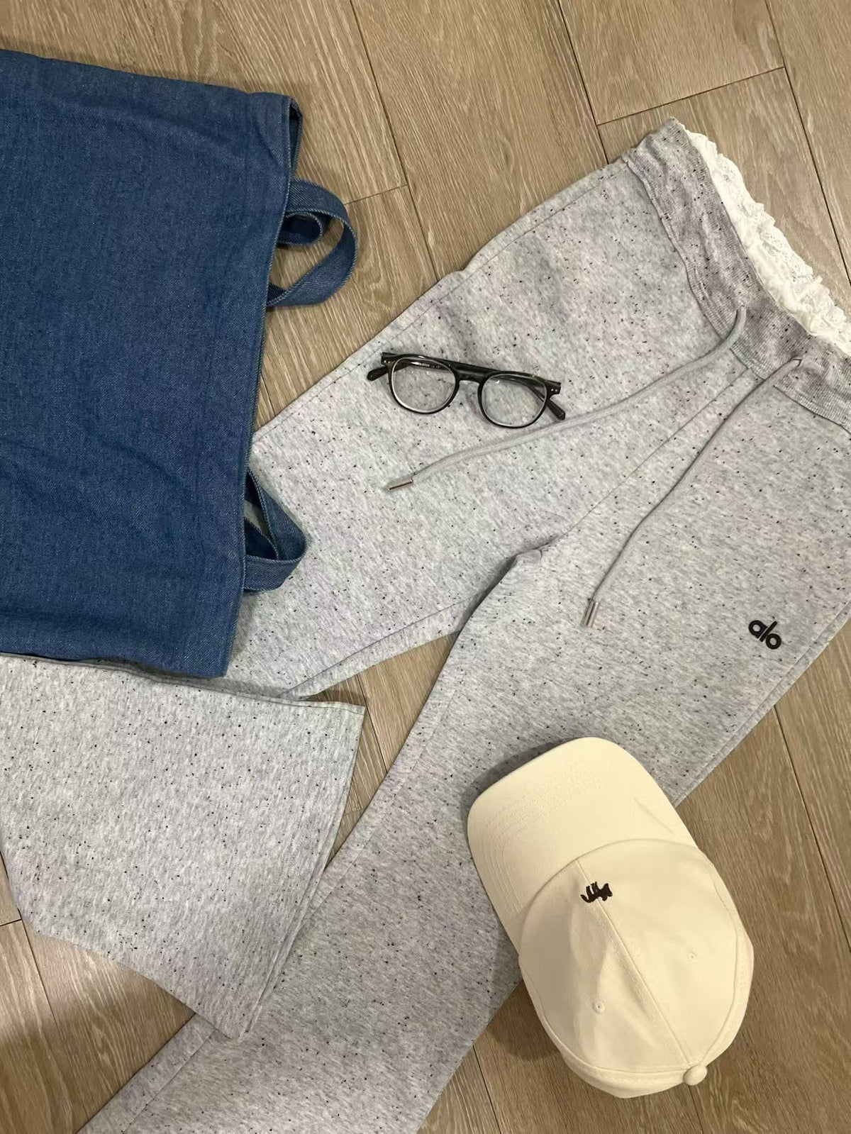 Pantalón deportivo acampanado – Soft Flare — imagen de producto