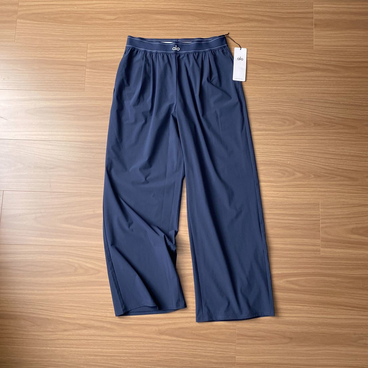 Pantalón deportivo ancho – Lounge Flow — imagen de producto